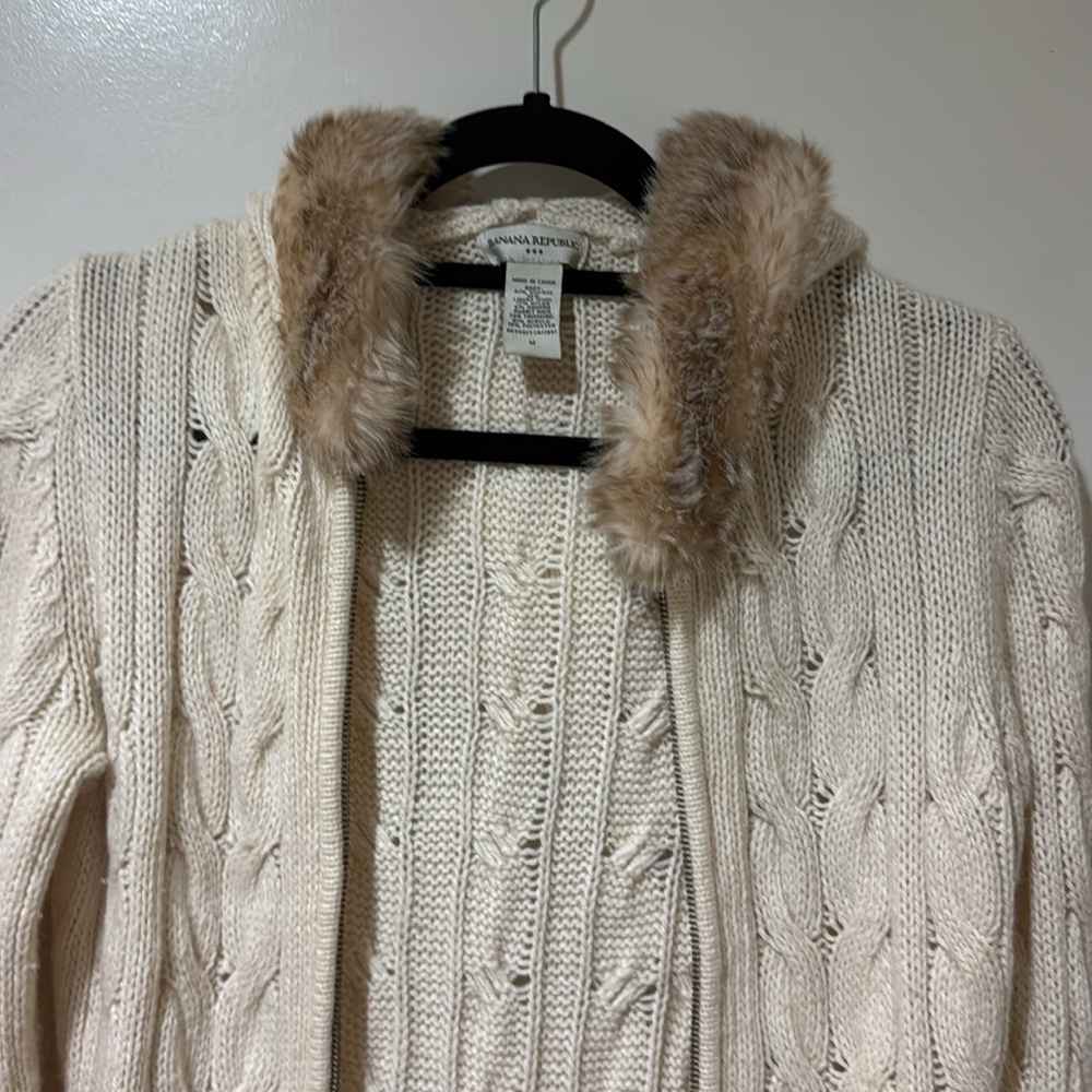 Banana Republic Cream Cable Knit Cardigan with Faux Fur Collar hoodie. - Picture 3 of 8
